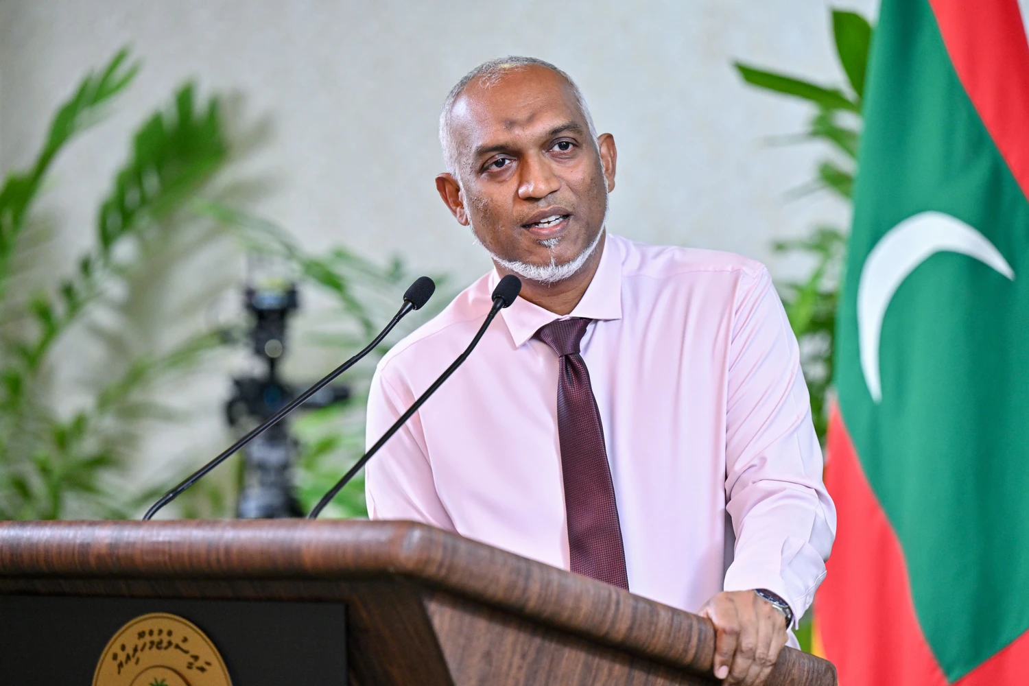Image for ސޯޅަ އަހަރުން ދަށުގެ ކުޑަކުދިންނަށް ސޯޝަލް މީޑިޔާ ބައެއް އެޕުތައް މަނާކުރަން ގަސްތުކުރަން: ރައީސް  service